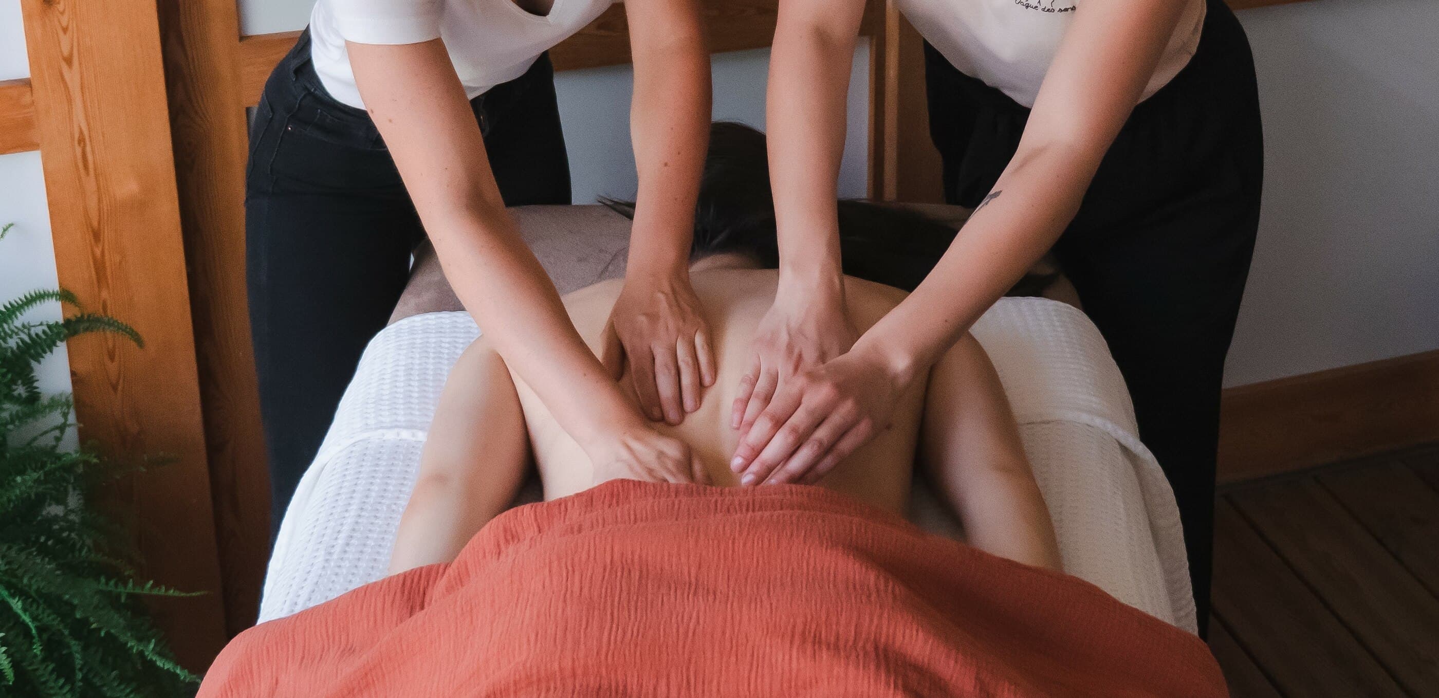 Massage 4 mains — Expérience sensorielle à Clermont-Ferrand